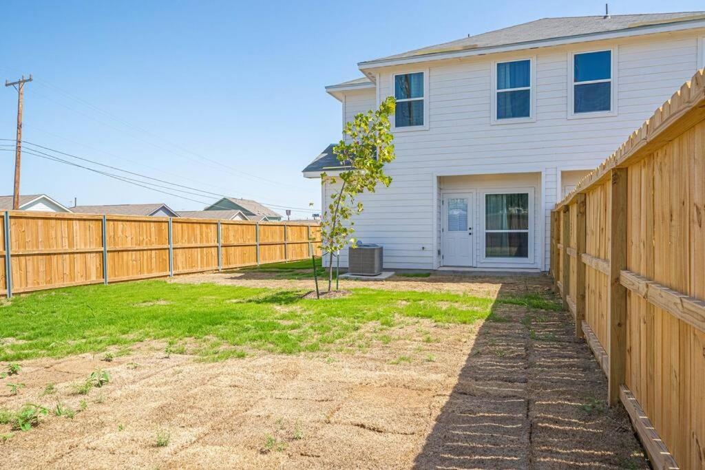 Gorgeous, Brand New 3 Bedrooms Home- Built 2024, Near Seaworld & Lackland Afb San Antonio Esterno foto