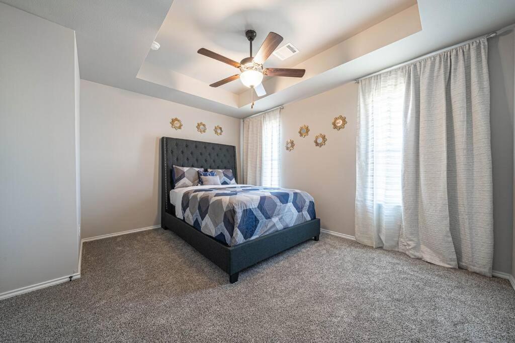 Gorgeous, Brand New 3 Bedrooms Home- Built 2024, Near Seaworld & Lackland Afb San Antonio Esterno foto