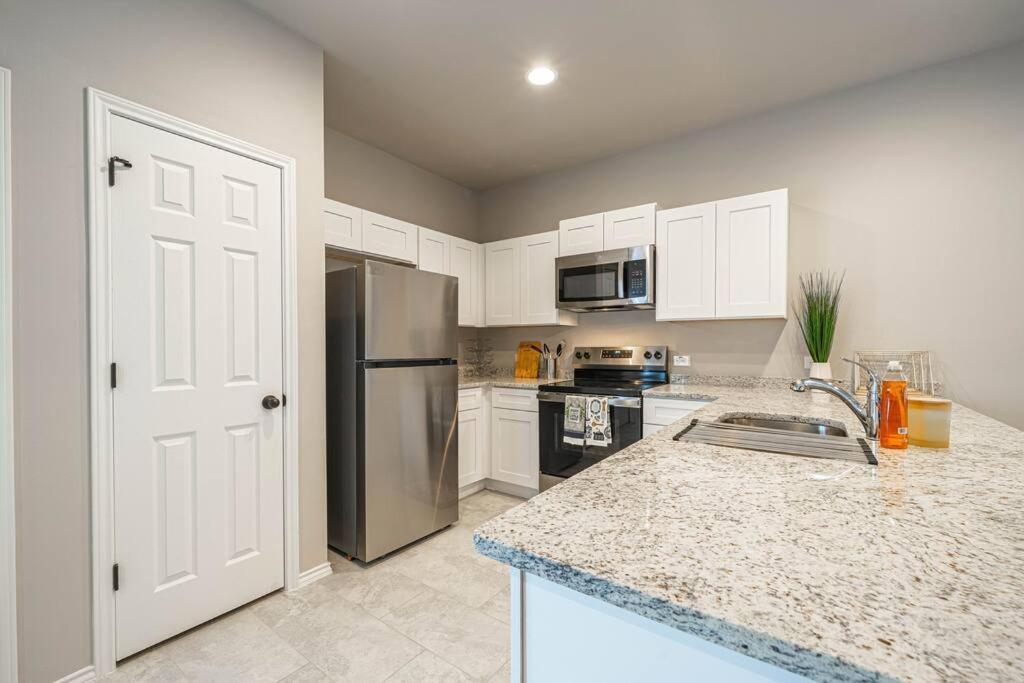 Gorgeous, Brand New 3 Bedrooms Home- Built 2024, Near Seaworld & Lackland Afb San Antonio Esterno foto