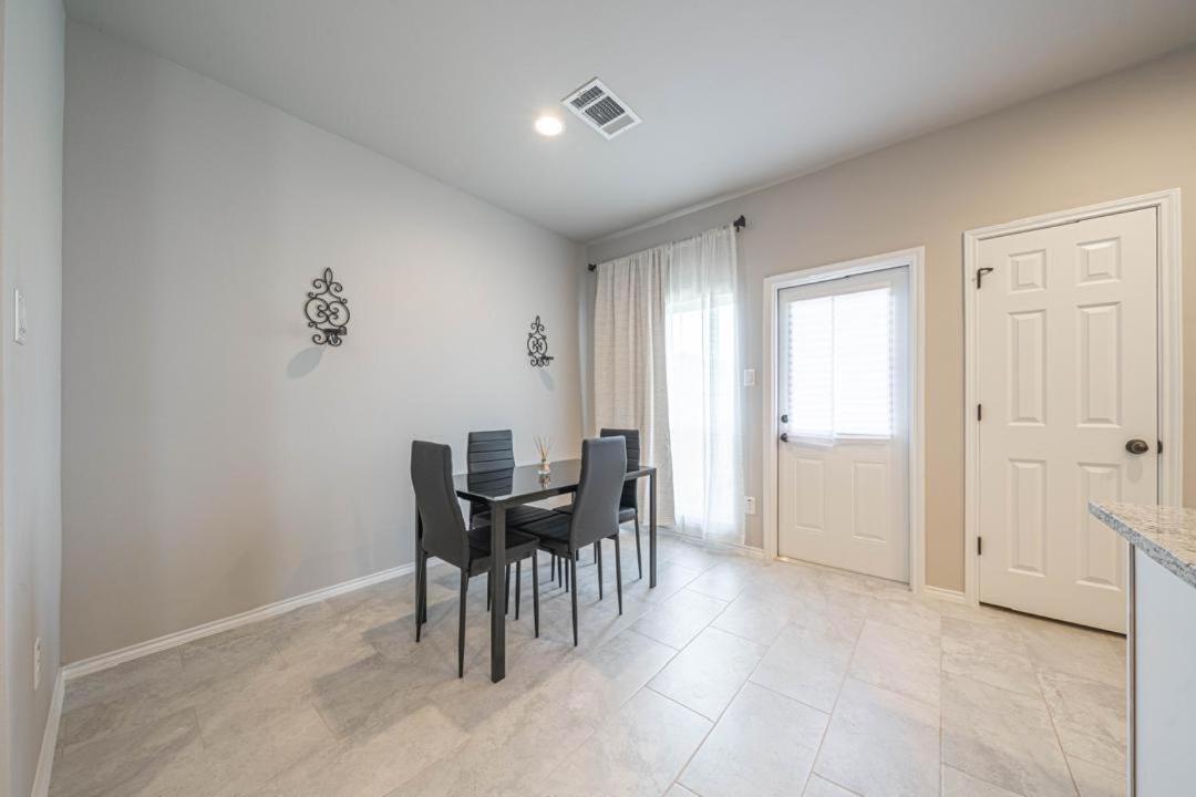 Gorgeous, Brand New 3 Bedrooms Home- Built 2024, Near Seaworld & Lackland Afb San Antonio Esterno foto