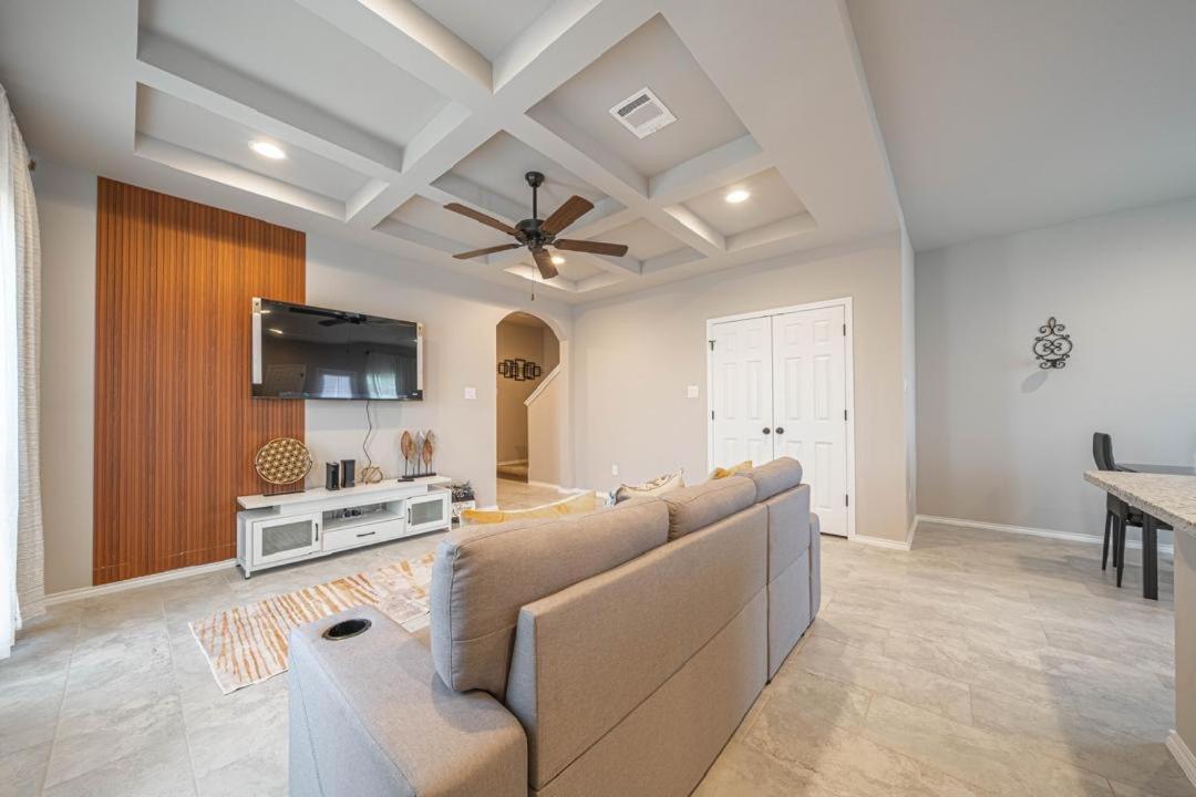 Gorgeous, Brand New 3 Bedrooms Home- Built 2024, Near Seaworld & Lackland Afb San Antonio Esterno foto