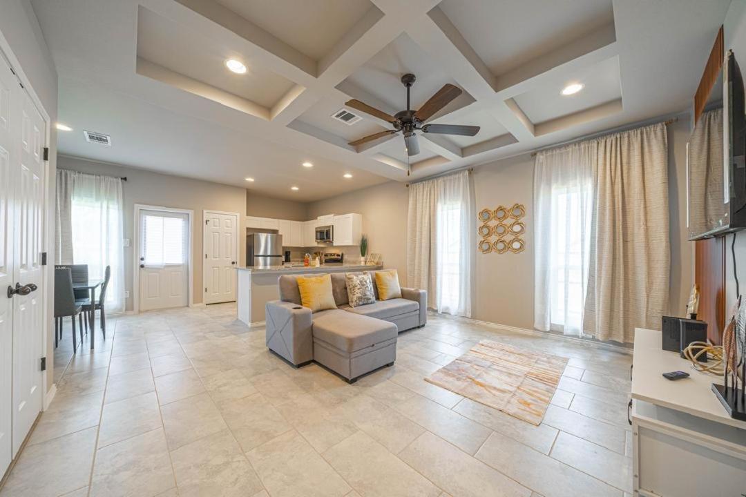 Gorgeous, Brand New 3 Bedrooms Home- Built 2024, Near Seaworld & Lackland Afb San Antonio Esterno foto